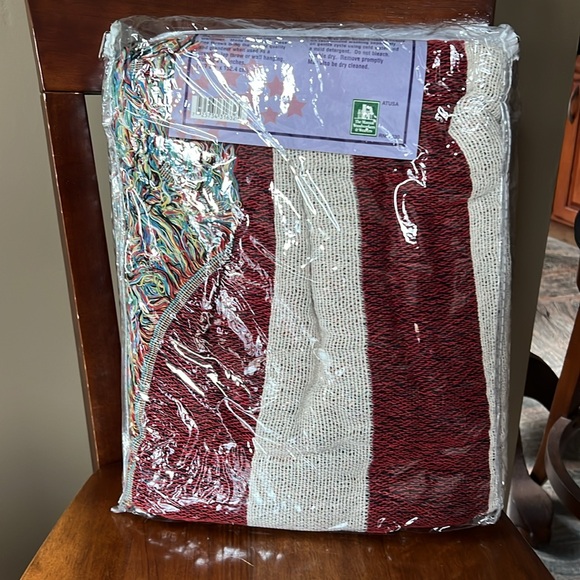 NWT Cozy Throw - Tapestry American Flag 50 x 60 100% cotton in original package - Picture 4 of 5